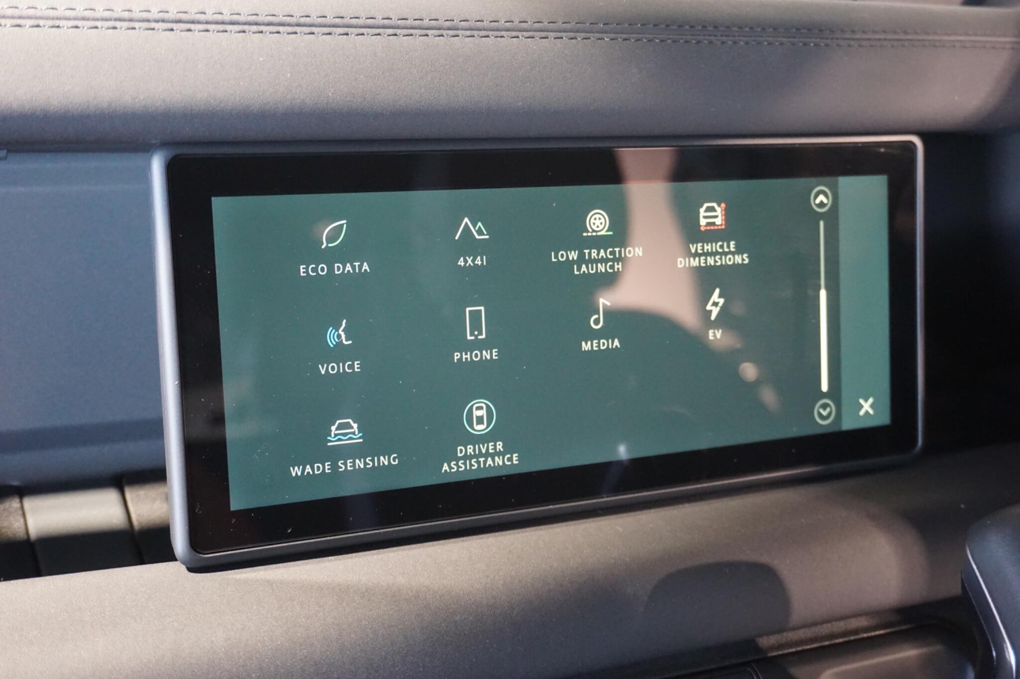 Land Rover Defender 110 2.0 P400e 15.4kWh X-Dynamic S SUV 5dr Petrol Plug-in Hybrid Auto 4WD Euro 6 (s/s) (404 ps)